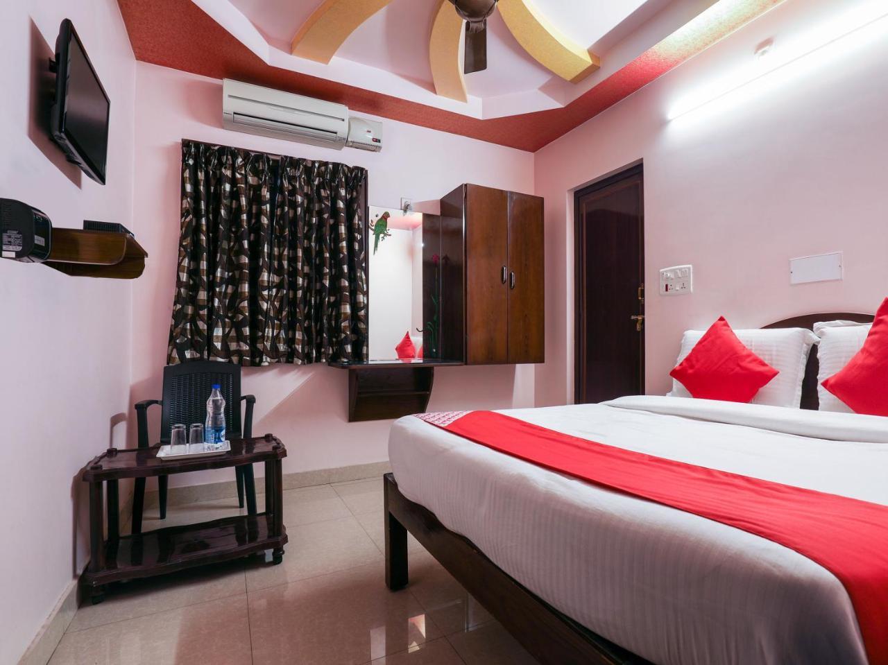 Oyo 10711 Hotel Nsnr Residency Visakhapatnam Exterior foto