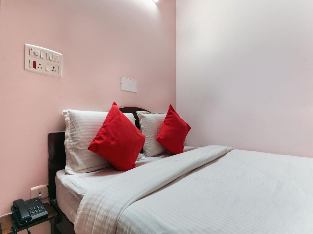 Oyo 10711 Hotel Nsnr Residency Visakhapatnam Exterior foto